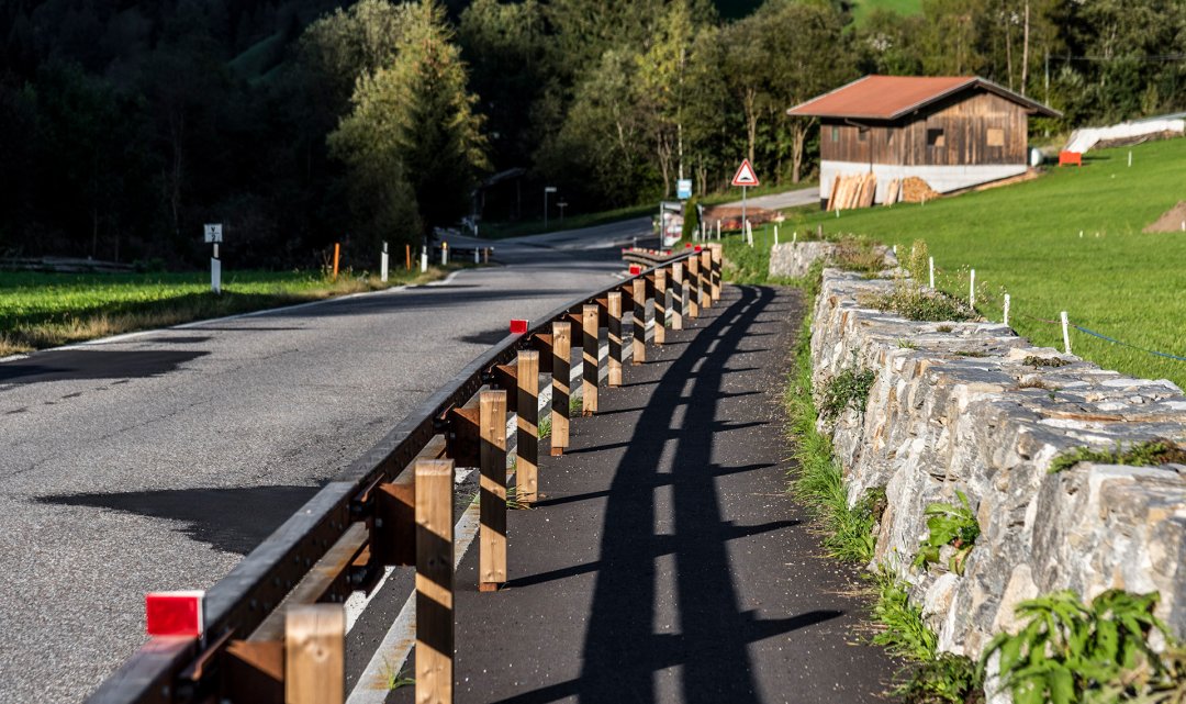 Barrierefreier Gehsteig im Jaufental